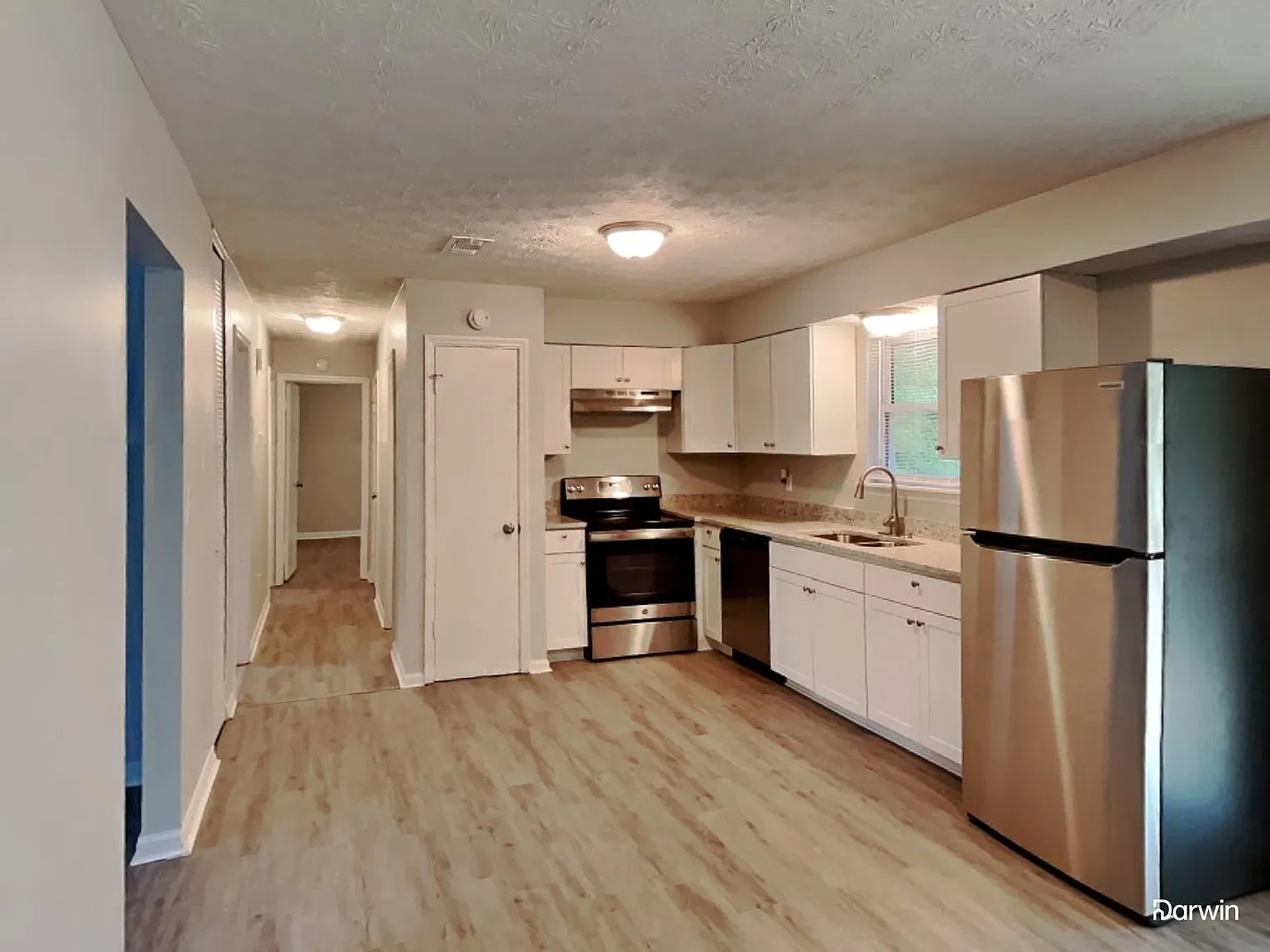3 bed, 1.5 bath, 1344 sqft, $1,830 — Photo 2