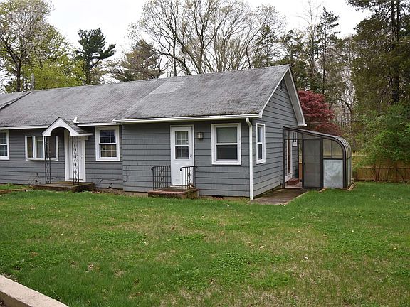 4th image of 26 Cedar Dr