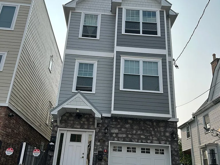 227 Fairmount Ave #2 — Photo 16