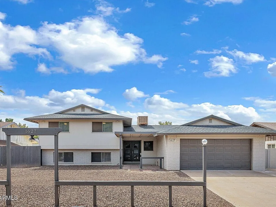 1627 E Fremont Dr