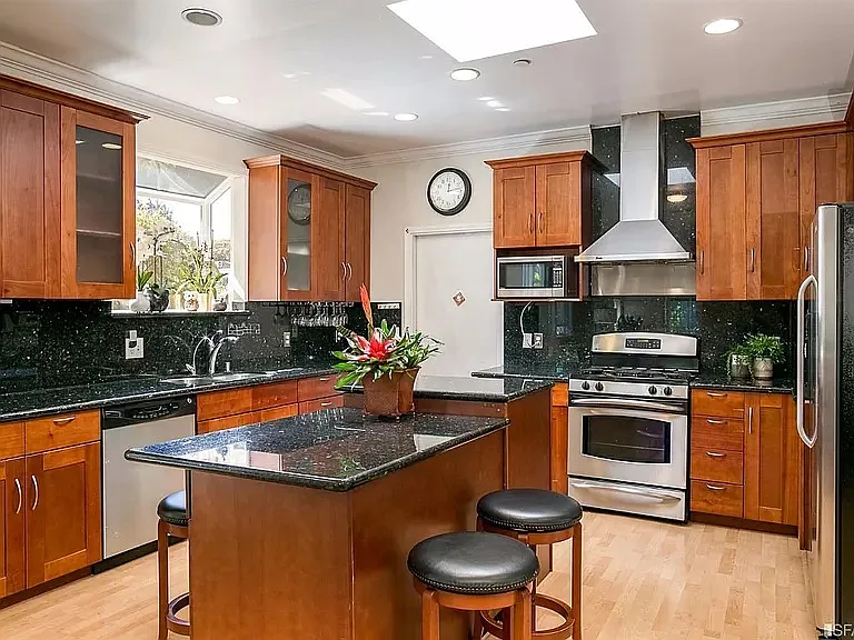 1678 Lodi Ave — Photo 3