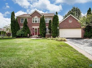 901 Fawn Cir, Perrysburg, OH 43551