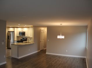 13 Empress Ct, Penfield, NY 14526