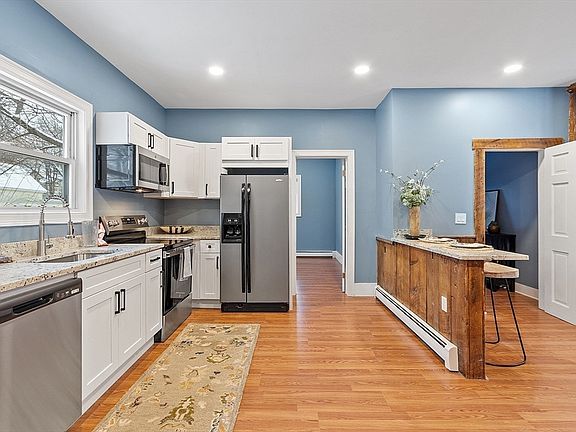 4th image of 117 Greenwood St
