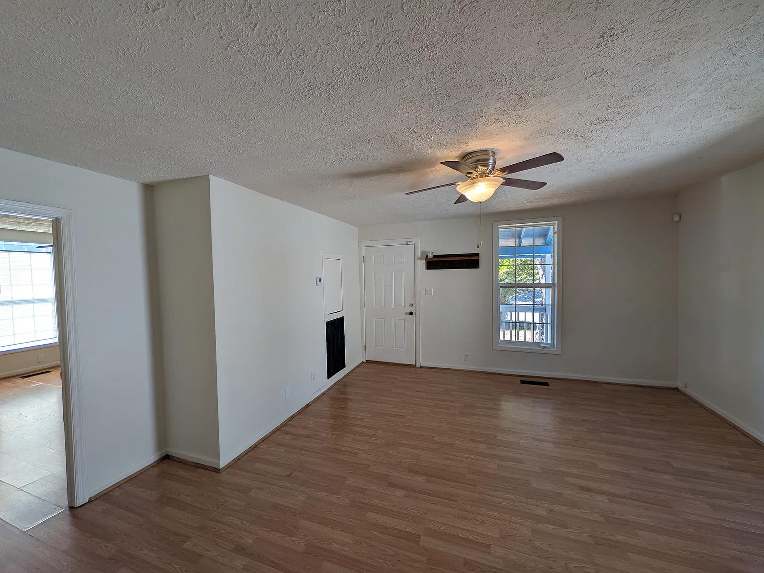 2 bed, 1089 sqft, $900 — Photo 2