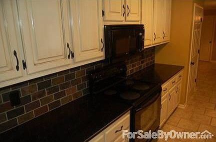 3rd image of 14105 Winchester Cir