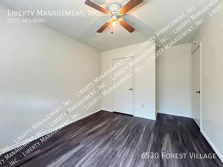 6530 Forest Vlg — Photo 21
