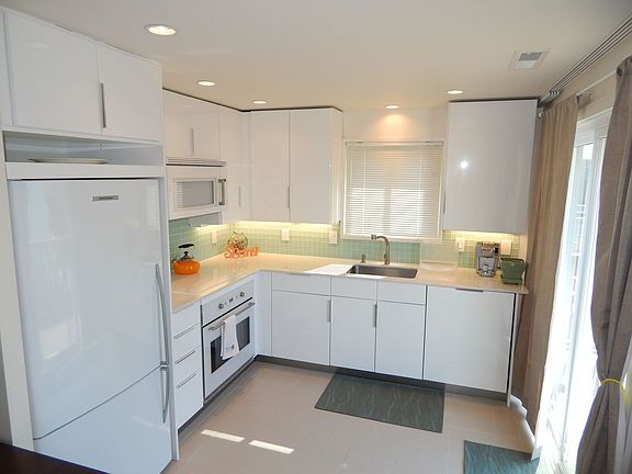 2nd image of 107 N Lumina Ave #C