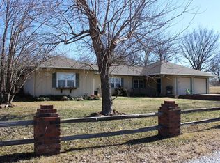 508 1/2 Locust St, Carl Junction, MO 64834