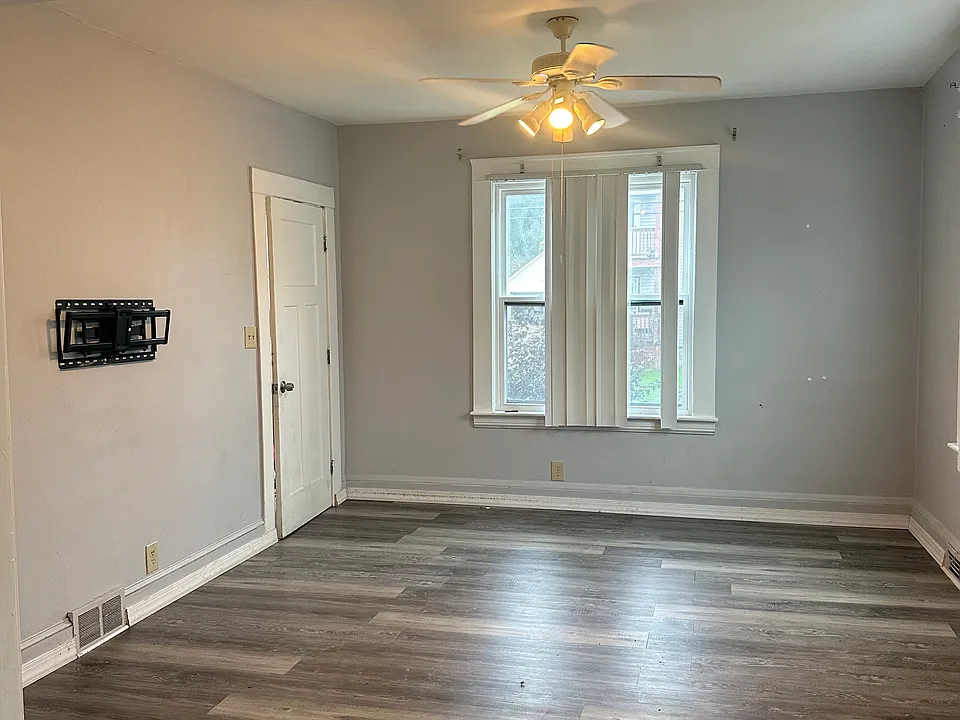 805 Eagle St #1