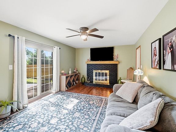 5th image of 542 Fenway Dr