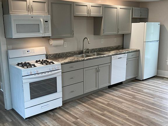2nd image of 509 Caswell St #1