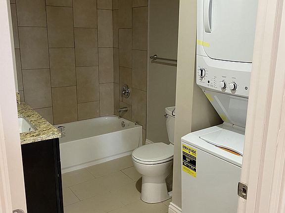 4th image of 3847 Wyandotte St APT 3