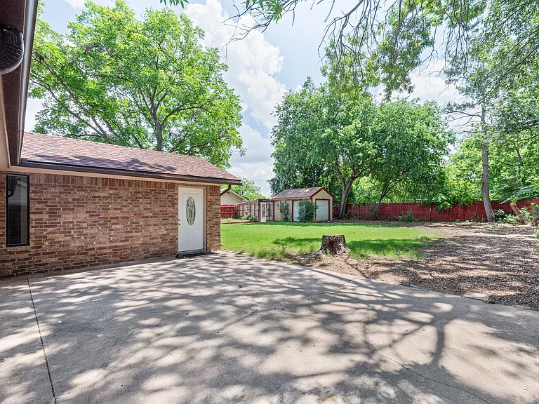 1017 Meadowlark Ln — Photo 32