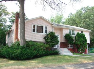 5 Skyview Rd, Randolph, MA 02368