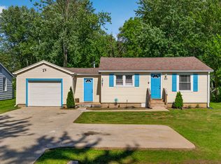 221 Della Rd, Columbus, IN 47203