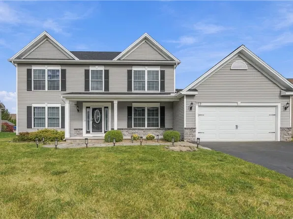 157 Country Village Ln, Hilton, NY 14468