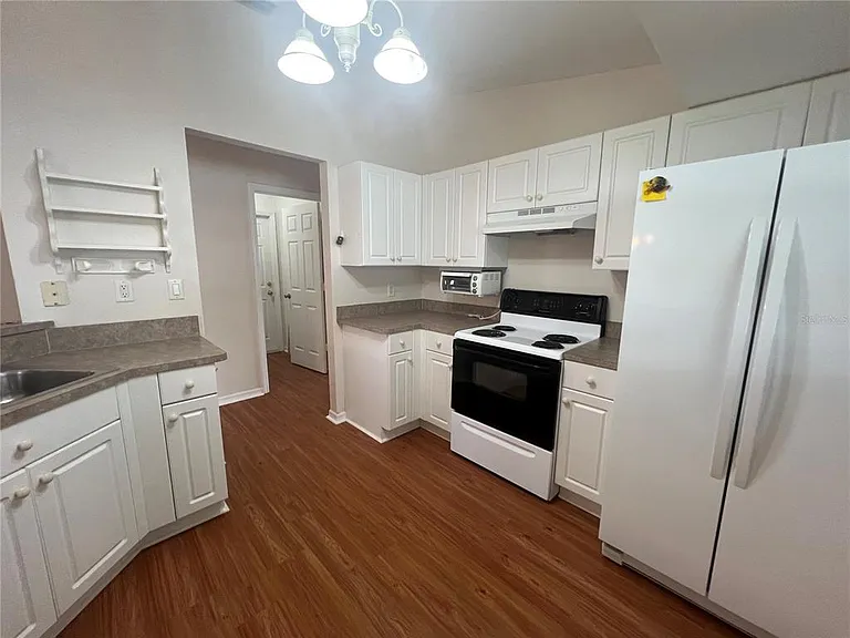 3228 Lucaya Ave — Photo 9