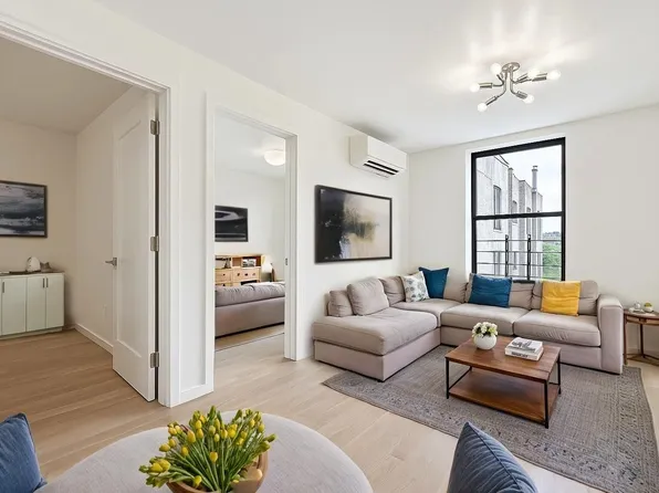 524 West 134th Street image 2 of 21