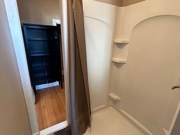5th image of 513-15 Jackson St #3