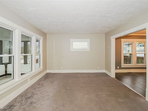 3rd image of 1634 Olive Pl