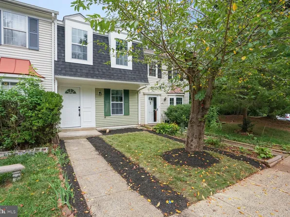 30 Palmer Ct, Sterling, VA 20165