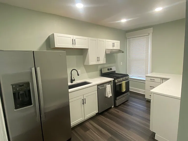 461 Oakwood Ave — Photo 8