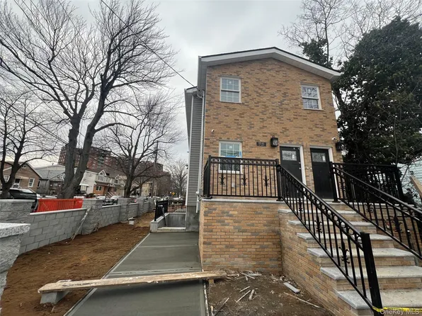17303 137th Ave, Jamaica, NY 11434