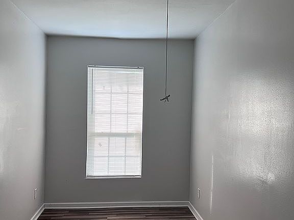5th image of 1045 Grant St