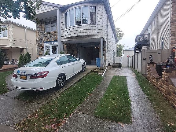3rd image of 343 Montreal Ave