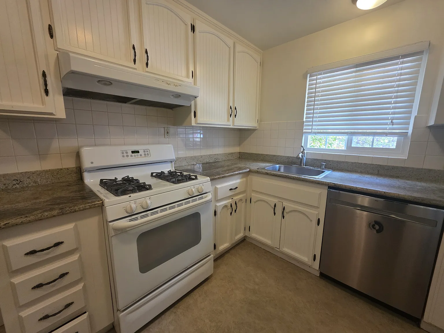 57 28th Avenue - 2 — Photo 3