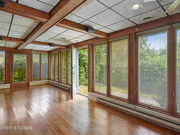 5th image of 3525 W North Shore Ave