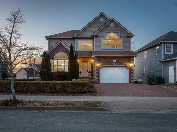 48 Castlepark Grv, Halifax, NS B3M 4X9
