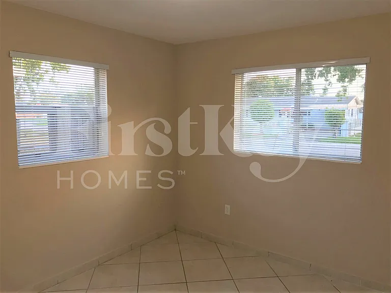 2751 NW 209th Ter — Photo 10