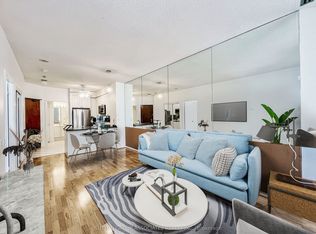 555 Yonge St #406, Toronto, ON
