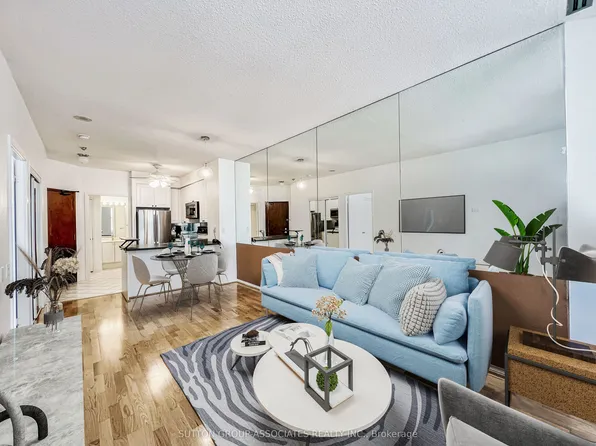 555 Yonge St #406, Toronto, ON M4Y 3A6