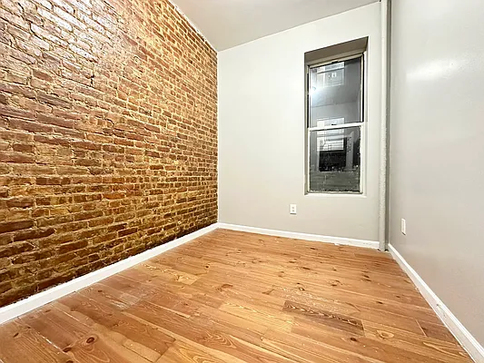 Rented by Bruma Realty LLC | media 7