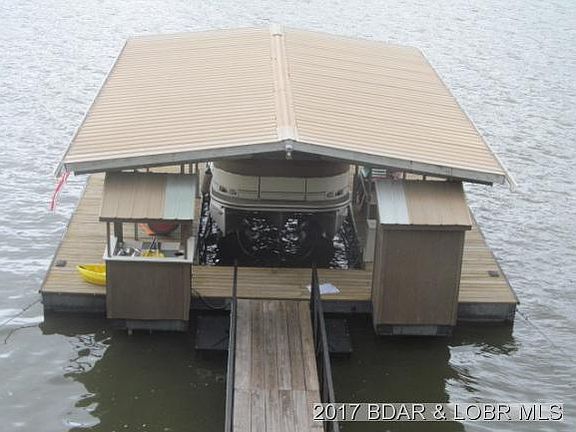 2nd image of 879 Applewood Dr