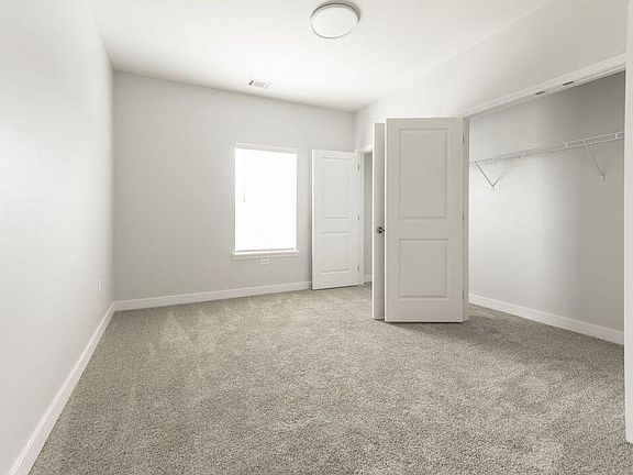 5th image of 900 E Jefferson St #111