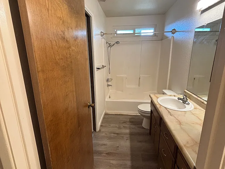 410 Pine St #1 — Photo 9