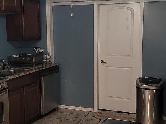 3rd image of 3332 Texas St