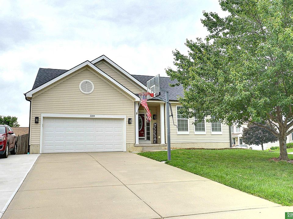 1st image of 2209 S Mineral Dr