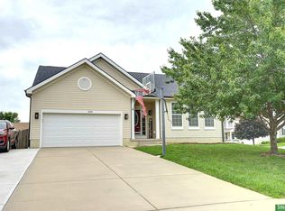 2209 S Mineral Dr, Papillion, NE 68046