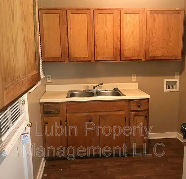1263 Newark Ave — Photo 5