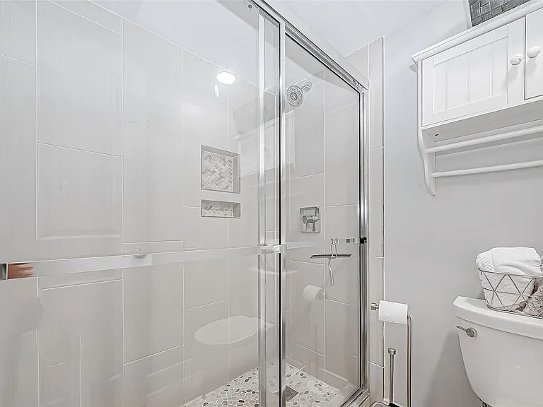1860 White Oak Dr #375 — Photo 37
