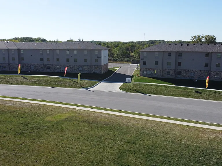 Crossroads Place Apartments — Photo 62