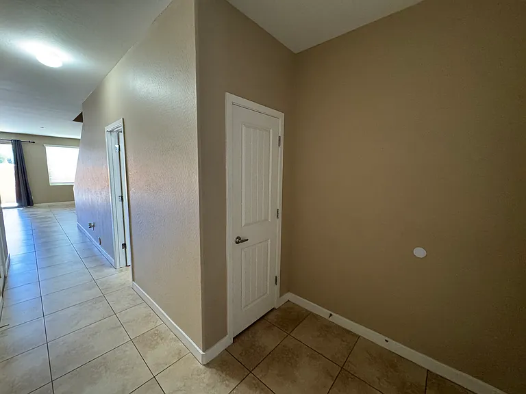 1143 E Cedar St — Photo 23