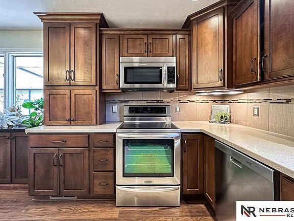 3rd image of 3810 Loveland Dr