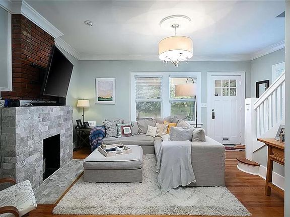 2nd image of 703 NW 20th St