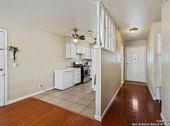 3rd image of 532 Monticello Ct